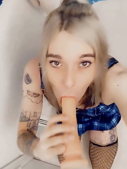 T-girl sluts are spreading their butt for cash