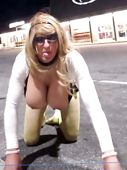 T-girl streetwalker is getting nude on pix