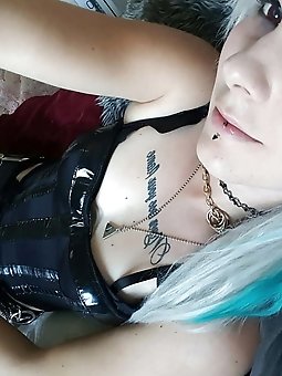 Trollop is getting naked on pics